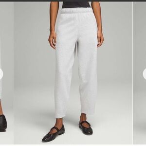 Lululemon Scuba mid rise  Barrel-Leg pant 7/8 length - size large